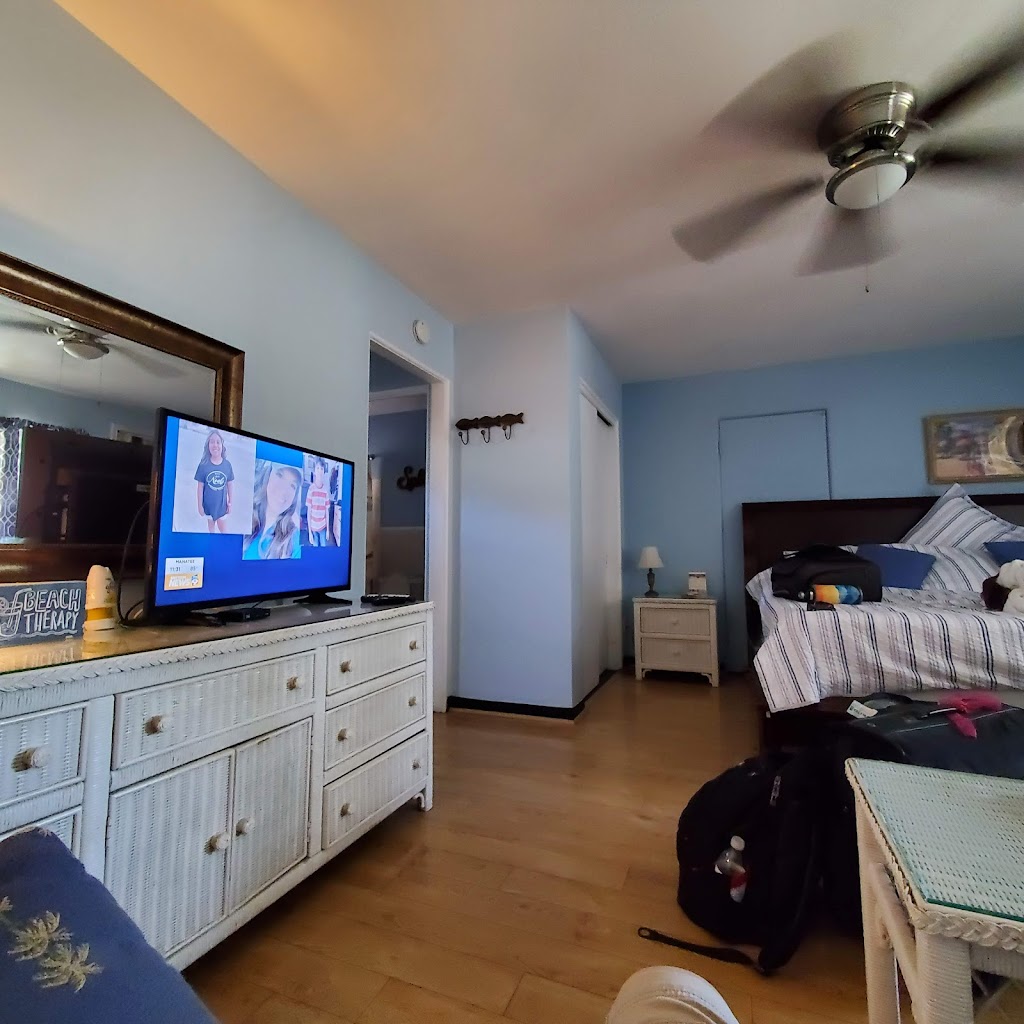 Bay Palms Apartments | 7241 Bay St, St Pete Beach, FL 33706, USA | Phone: (727) 360-1754