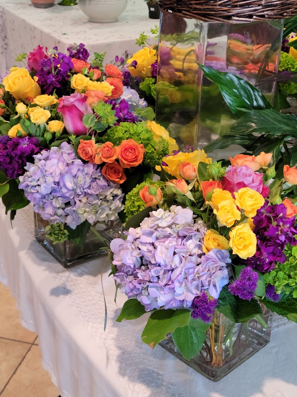 Blooms and Bears Florist | 855 Seagull Ln, Newport Beach, CA 92663, USA | Phone: (949) 252-9419