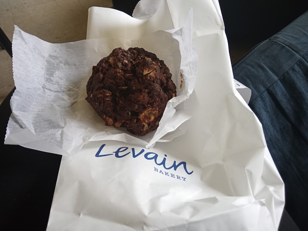 Levain Bakery – Upper West Side, NYC | 351 Amsterdam Ave, New York, NY 10024, USA | Phone: (917) 464-3782