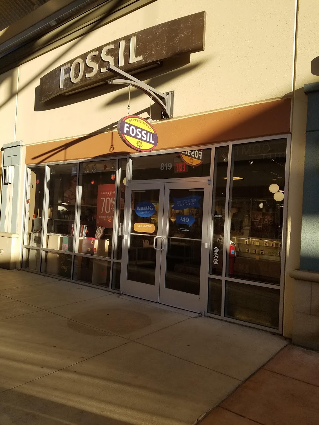 Fossil Outlet | 819 Premium Outlets Dr #819, Monroe, OH 45050, USA | Phone: (513) 539-7278