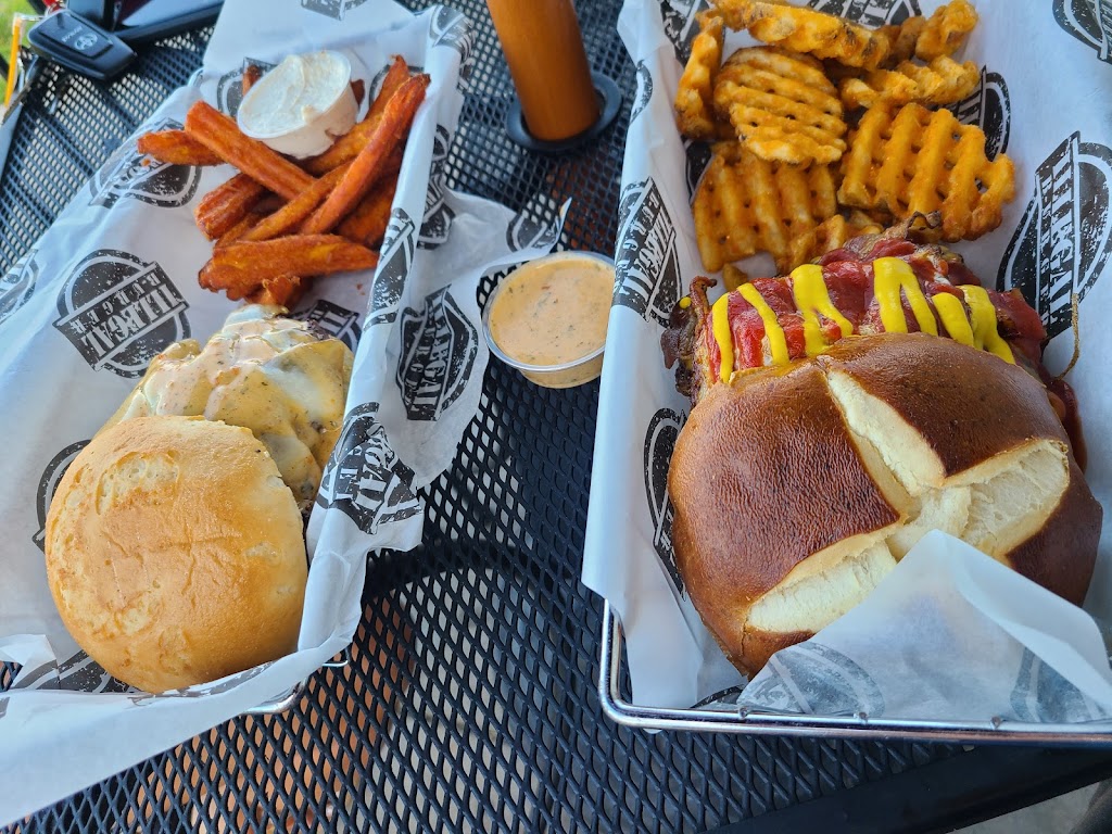 Illegal Burger Arvada | 15400 West 64th Avenue Unit E1A, 15400 W 64th Ave, Arvada, CO 80007, USA | Phone: (303) 423-1300