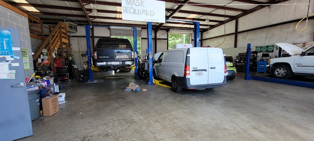 Lees Friendly Auto Repairs | 7199 Maddox Rd, Lithonia, GA 30058, USA | Phone: (678) 526-5105