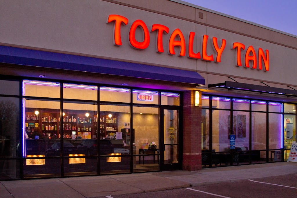 Totally Tan & Spa - St. Anthony | 3910 Silver Lake Rd NE, Minneapolis, MN 55421, USA | Phone: (763) 355-9260