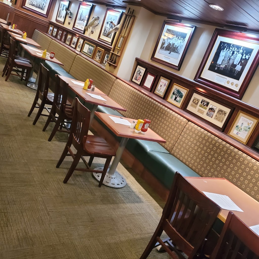 Sam Snead’s Grill and Tavern | 2400 Yankee Clipper Dr, Jacksonville, FL 32218 | Phone: (904) 741-0040