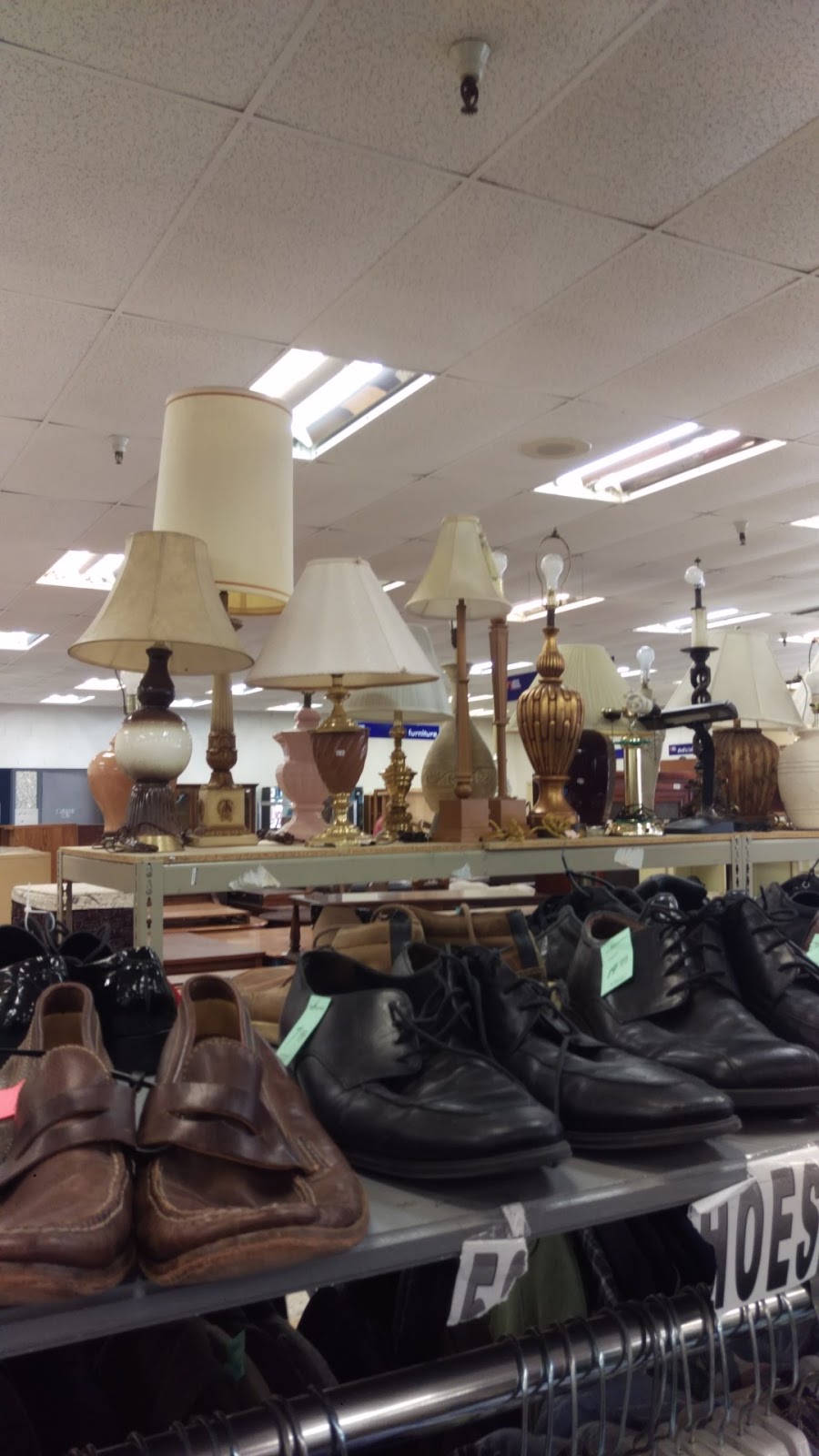 Union Rescue Mission Thrift Store | 280 E Arrow Hwy, Covina, CA 91722, USA | Phone: (626) 915-3417