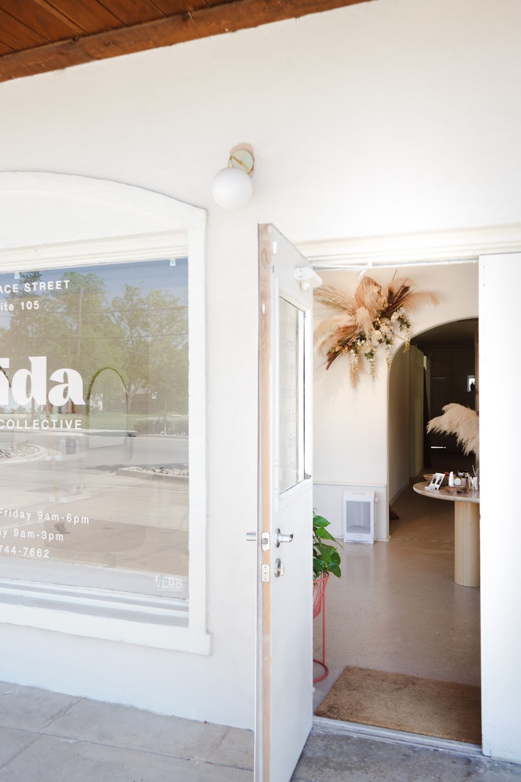 Frida Beauty Collective | 2707 Race St #105, Fort Worth, TX 76111 | Phone: (682) 683-7899