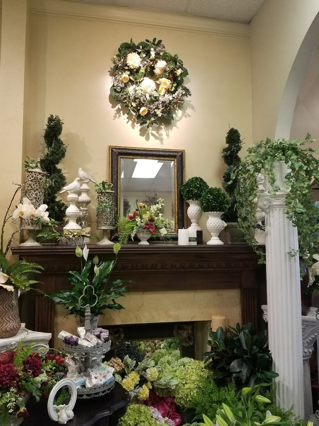 Botanica Flowers and Gifts | 2130-L, New Garden Rd, Greensboro, NC 27410, USA | Phone: (336) 288-1908