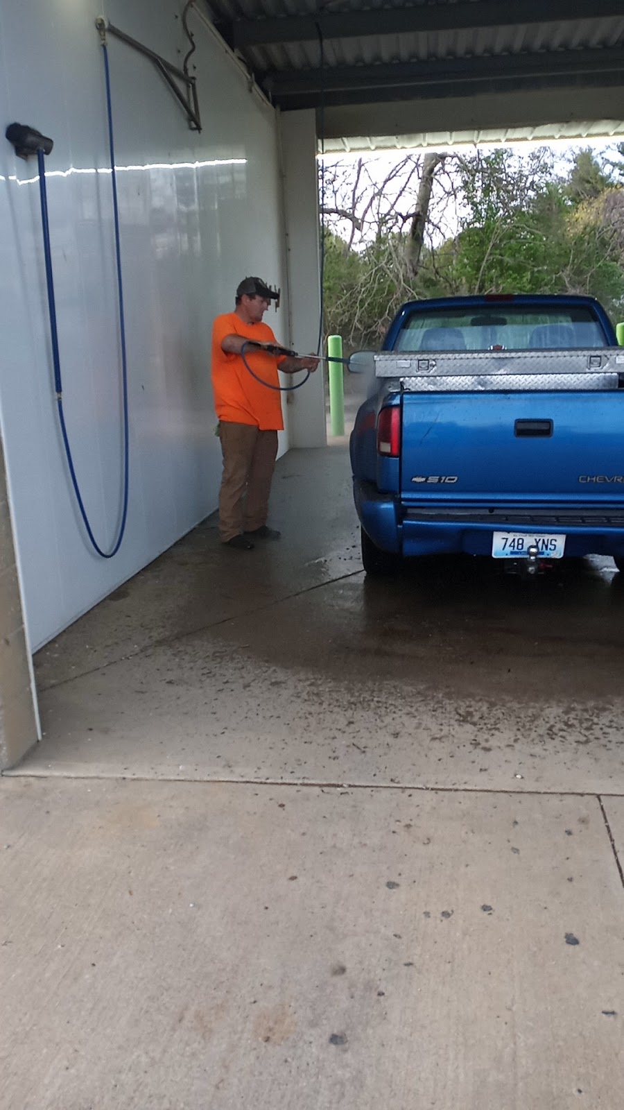 Miracle Car Wash | 100 Old Fort Rd, Stanford, KY 40484, USA | Phone: (606) 365-7664