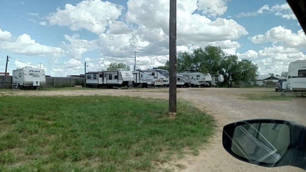 Family RV Park | 102 N Hodges St, Encinal, TX 78019, USA | Phone: (956) 237-5751