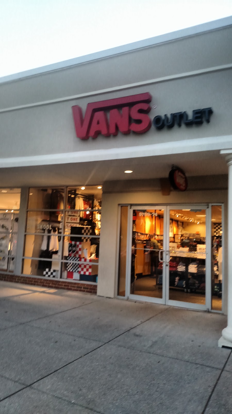 Vans | 5709-74 Richmond Rd Space #52, Williamsburg, VA 23188, USA | Phone: (757) 220-0511