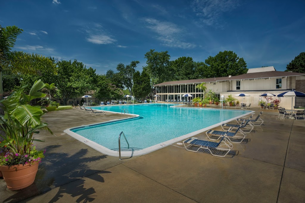 Londonderry Apartments | 17041 Downing St, Gaithersburg, MD 20877, USA | Phone: (833) 202-8980