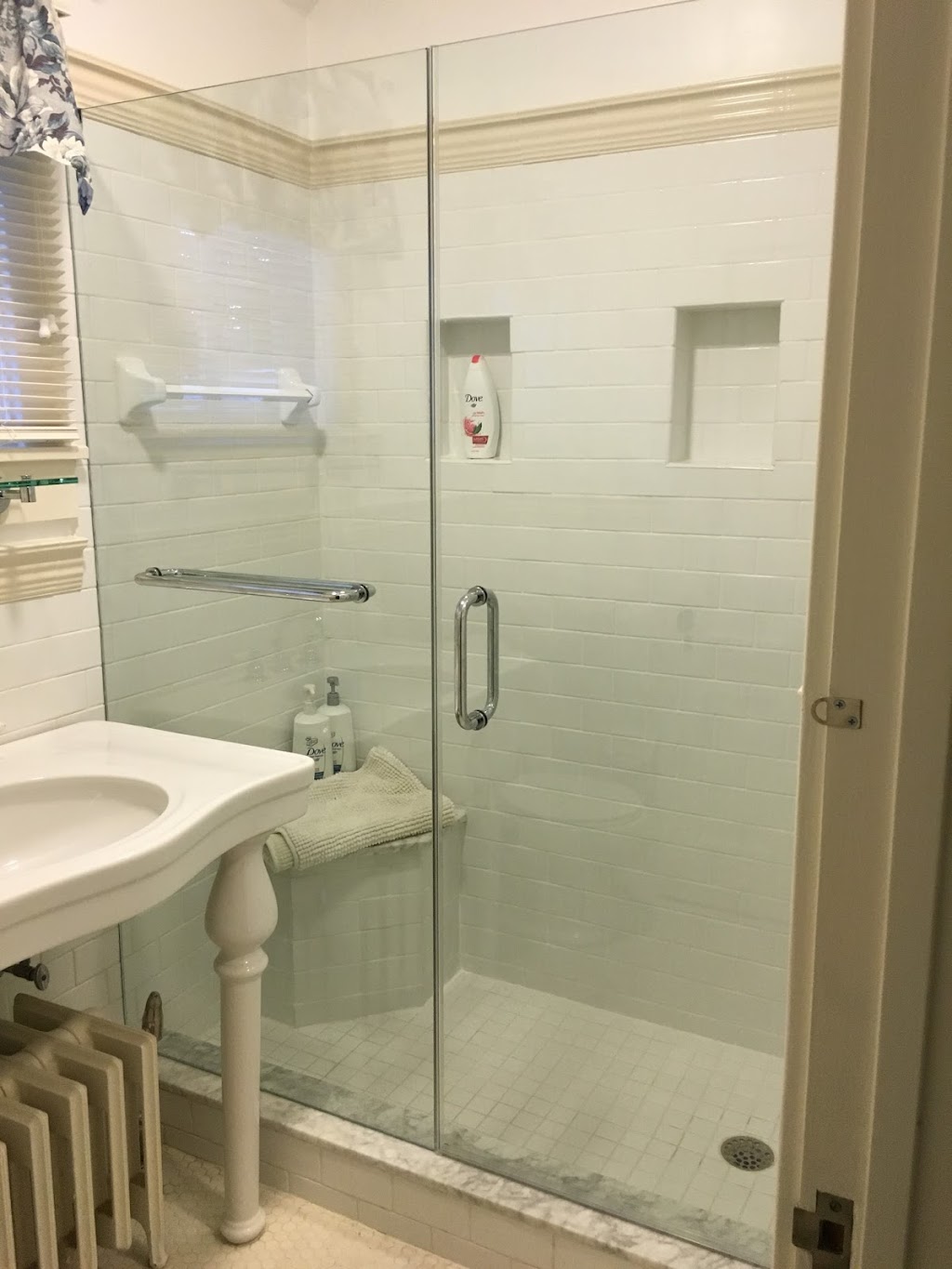 Frameless Shower Enclosures Blue Ash | 4555 Lake Forest Dr Suite 650, Cincinnati, OH 45242 | Phone: (513) 401-5598