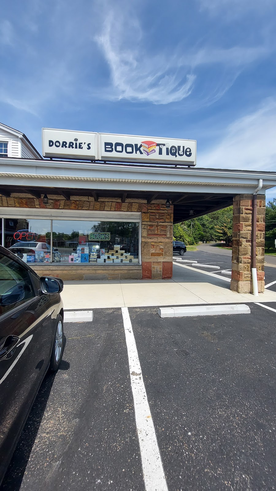 Dorries Booktique | 5551 Fulton Dr NW, Canton, OH 44718, USA | Phone: (330) 494-2130