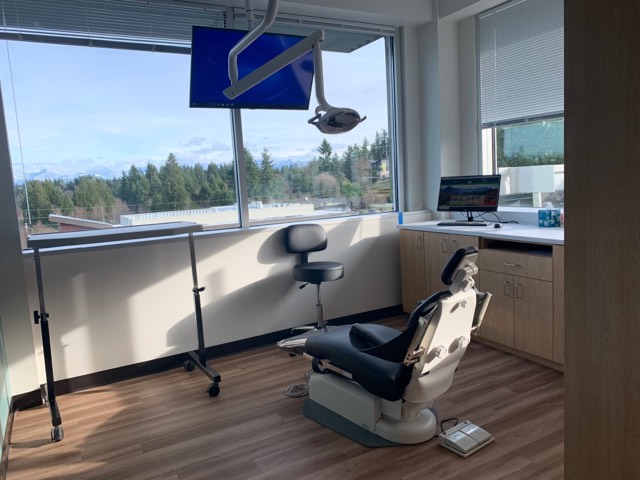 Sammamish Oral Surgery: Christopher Bao Brown, DDS | 22620 SE 4th St #150, Sammamish, WA 98074, USA | Phone: (425) 658-2888