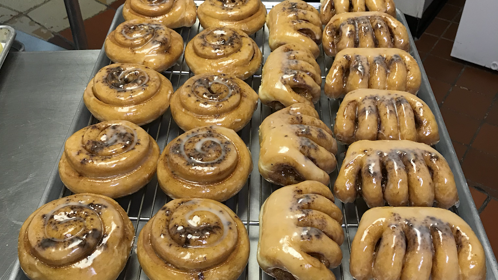 Lickin Good Donuts and Coffee | 32434 US-280, Childersburg, AL 35044, USA | Phone: (256) 346-3474