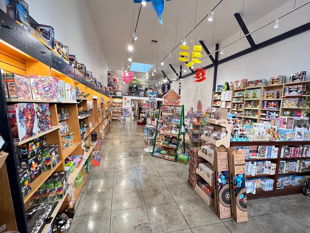 Miracle Mile Toys & Gifts | 452 S La Brea Ave, Los Angeles, CA 90036, USA | Phone: (323) 879-9161