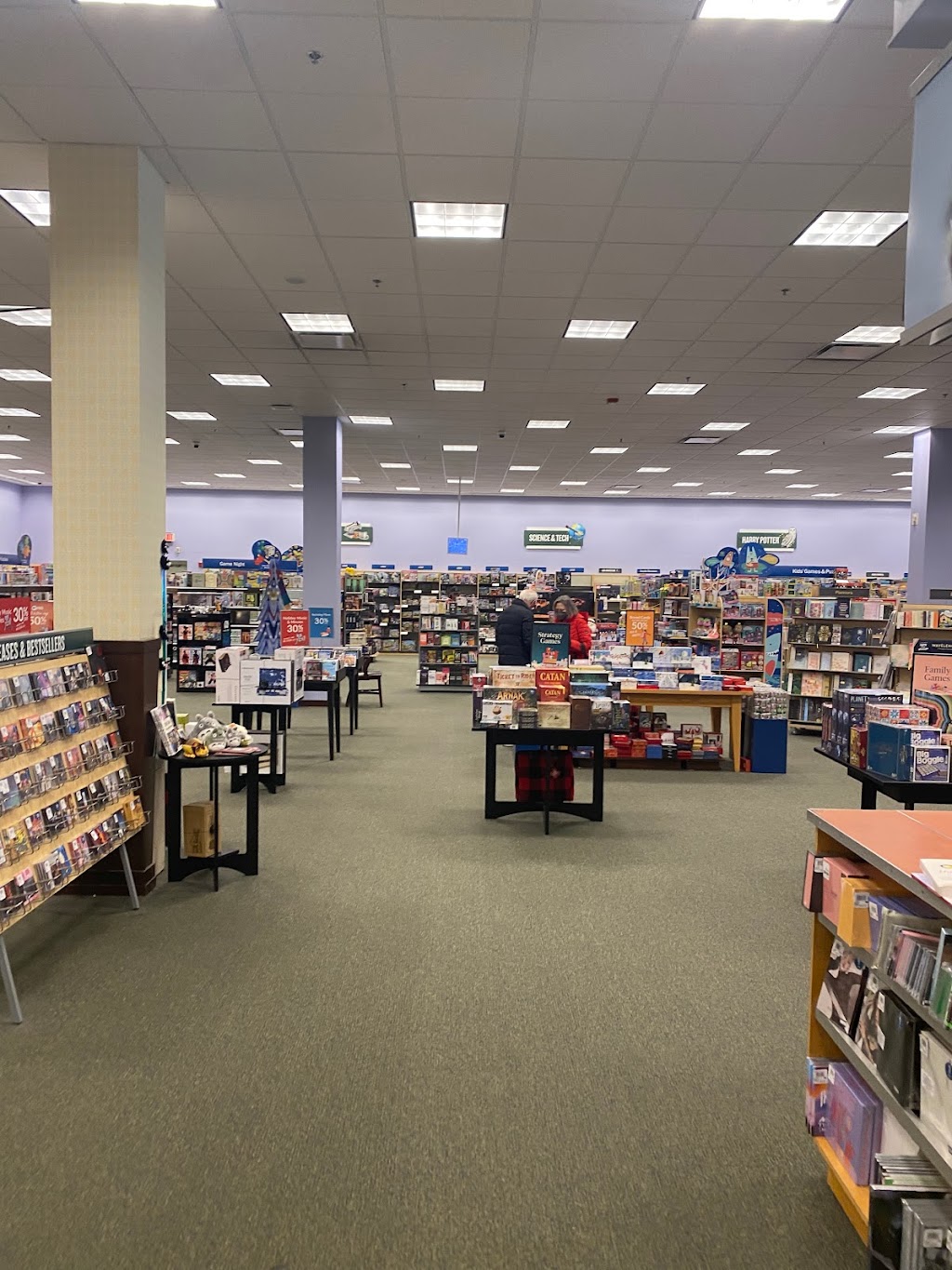 Barnes & Noble Booksellers | Crossing, 6825 Camino Arroyo, Gilroy, CA 95020, USA | Phone: (408) 846-5777