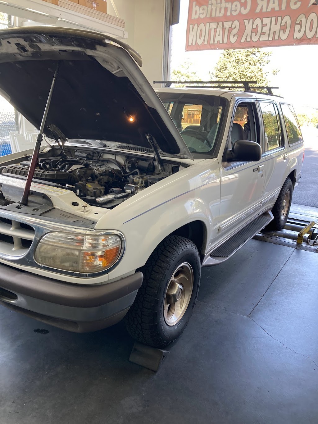 Los Altos Chevron Smog Check | 2300 Homestead Rd, Los Altos, CA 94024, USA | Phone: (408) 830-0314