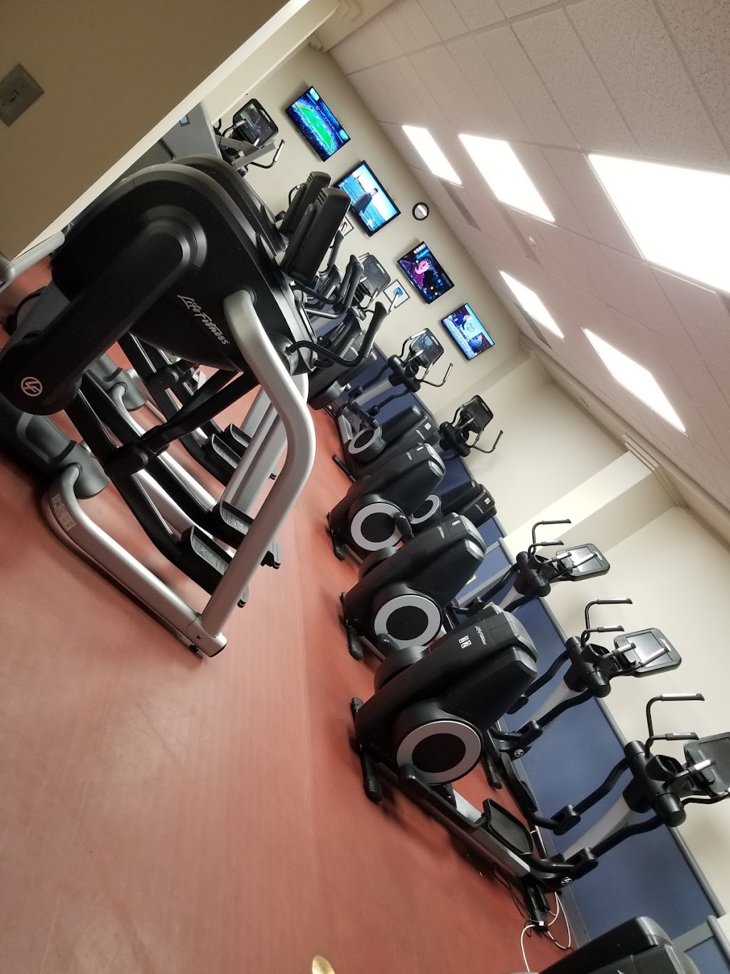 James Sports Center | 301 W Winters St, Scott AFB, IL 62225, USA | Phone: (618) 256-4524