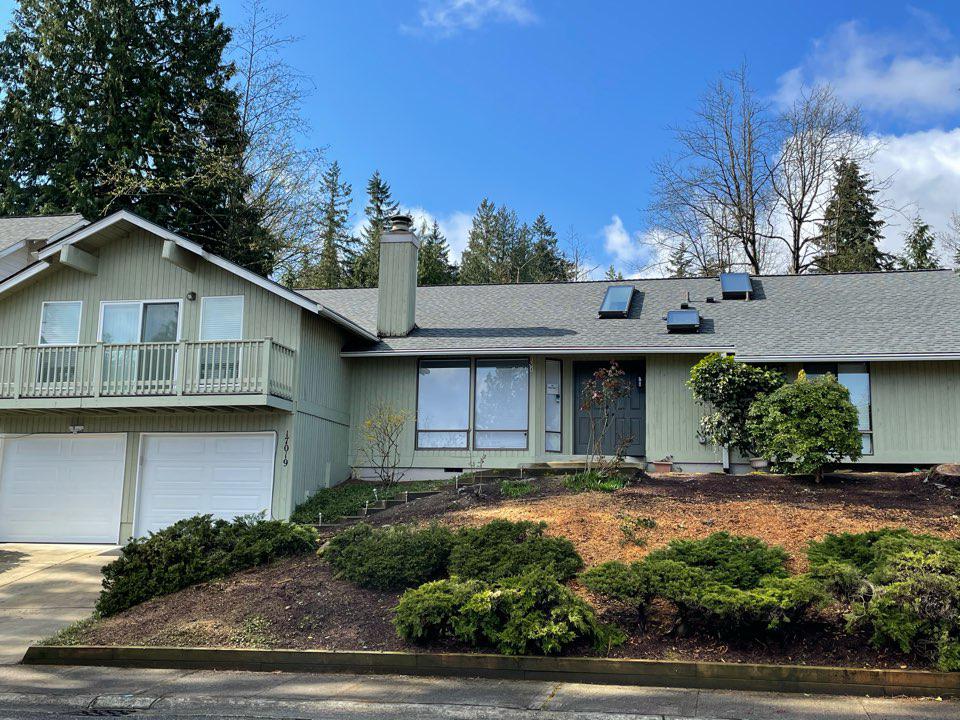 KLIM Roofing & Construction - roofing contractor  | Photo 5 of 10 | Address: 21828 87th Ave SE Suite D, Woodinville, WA 98072, USA | Phone: (425) 485-5546
