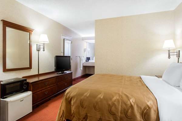 Quality Inn Mount Airy Mayberry | 2136 Rockford St, Mt Airy, NC 27030, USA | Phone: (336) 789-2000