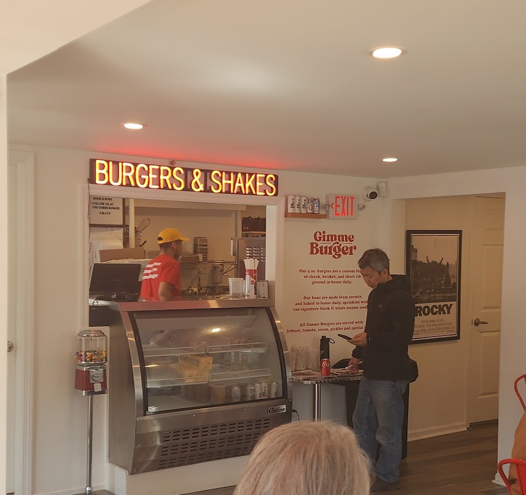 Gimme Burger | 39 E Main St, Oyster Bay, NY 11771, USA | Phone: (516) 922-3300