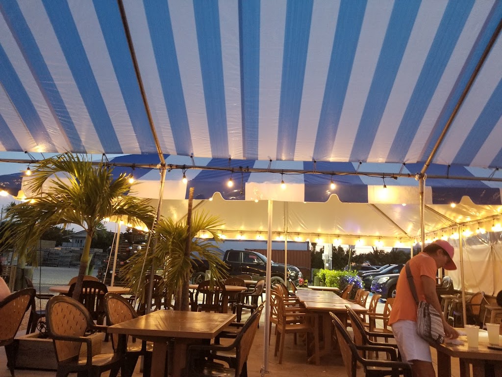 Key Largo Fisheries Backyard Cafe | 1313 Ocean Bay Dr Suite A, Key Largo, FL 33037, USA | Phone: (305) 451-3784