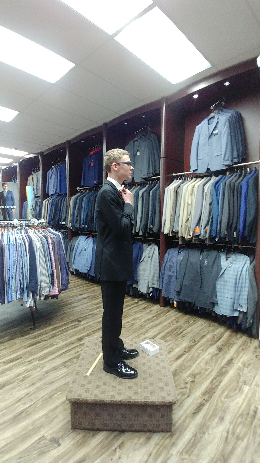 Sam Michaels Menswear Tailoring & Tuxedos | 29437 W 12 Mile Rd, Farmington Hills, MI 48334, USA | Phone: (248) 477-4615
