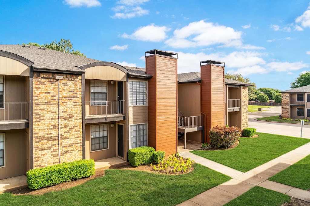 The Savoy Apartments | 7501 Kingswood Dr, Fort Worth, TX 76133, USA | Phone: (817) 541-7641