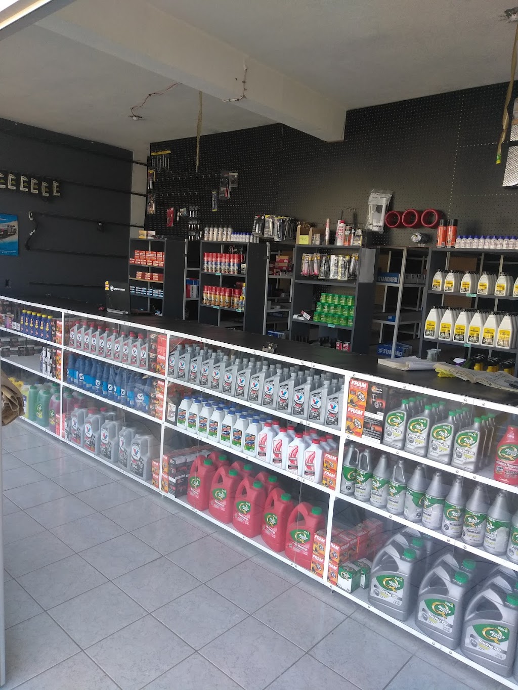 REFACCIONARIA ELITE | Paseo Lomas de tijuana, De La Piedra 7658a, Col Lomas del Valle, 22333 Tijuana, B.C., Mexico | Phone: 664 519 5590