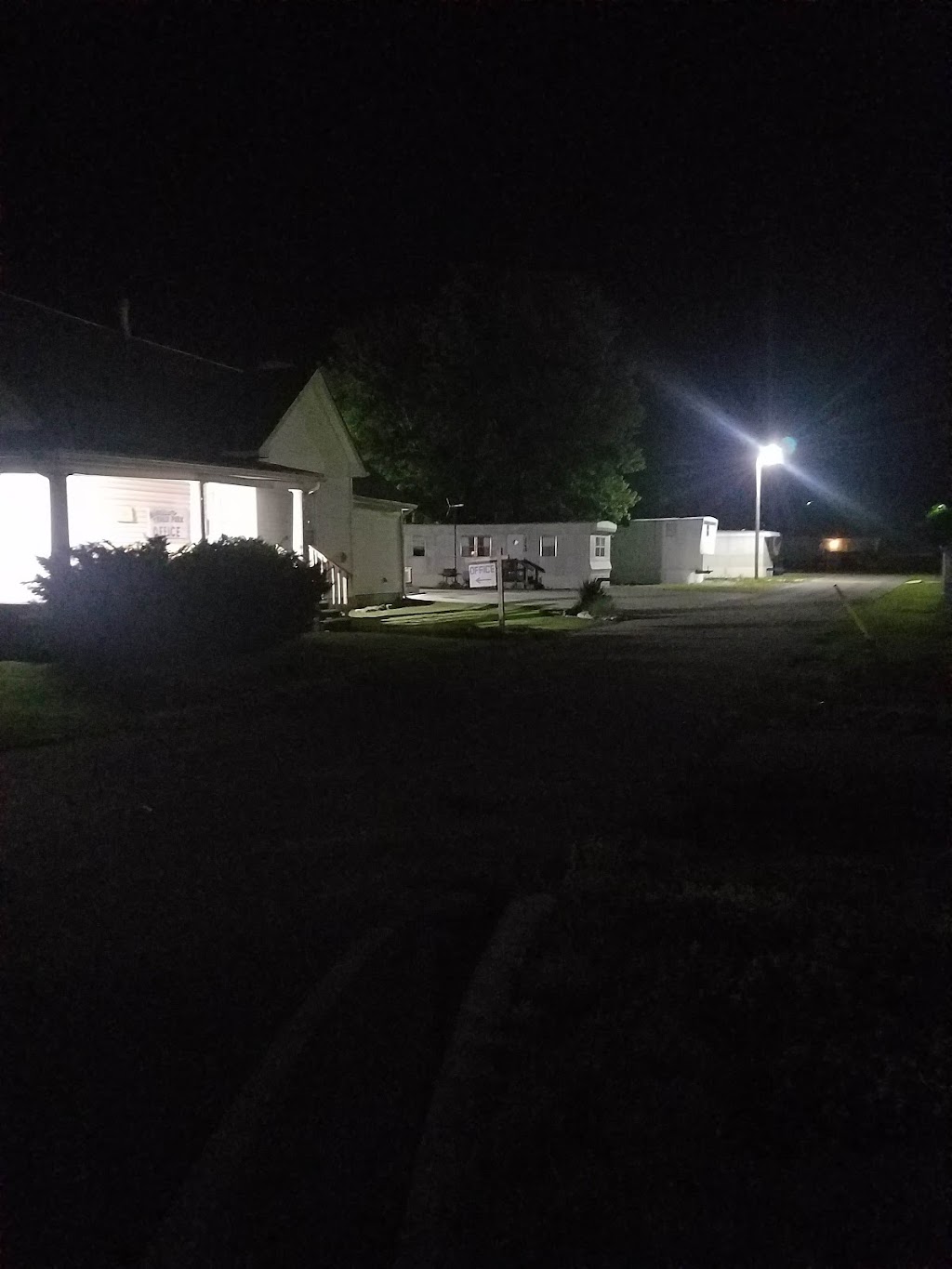 Woodlawn Trailer Park | 413 South Woodlawn Dr, Irvington, KY 40146, USA | Phone: (270) 547-6400