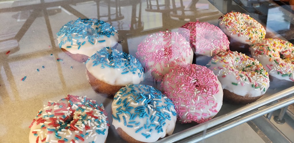 Donut Star | 16738 Lakeshore Dr STE L, Lake Elsinore, CA 92530, USA | Phone: (951) 674-0907