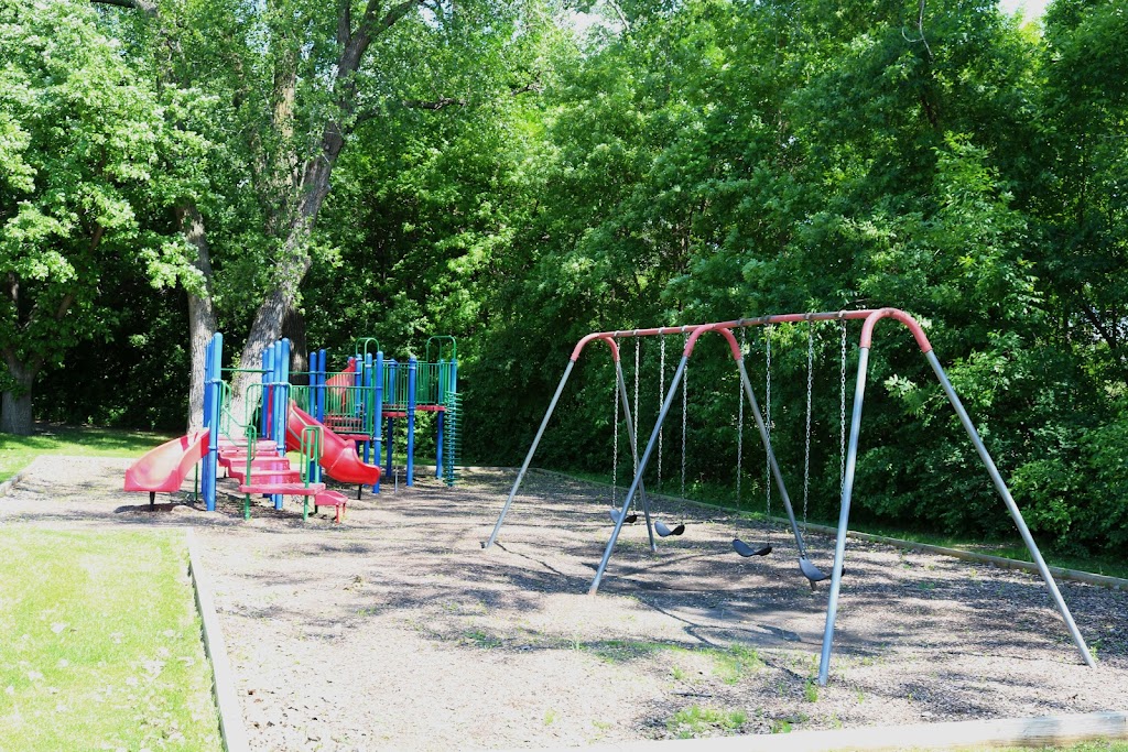 Woodlund Mobile Home Park | 1719 Lake St S, Forest Lake, MN 55025, USA | Phone: (651) 464-5656