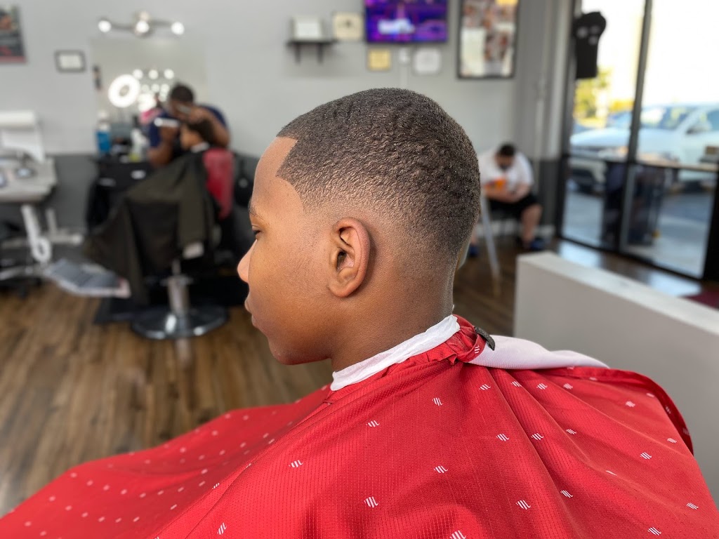 Heads Up Barber and Beauty | 3208 B, W Gate City Blvd, Greensboro, NC 27407, USA | Phone: (336) 299-6877