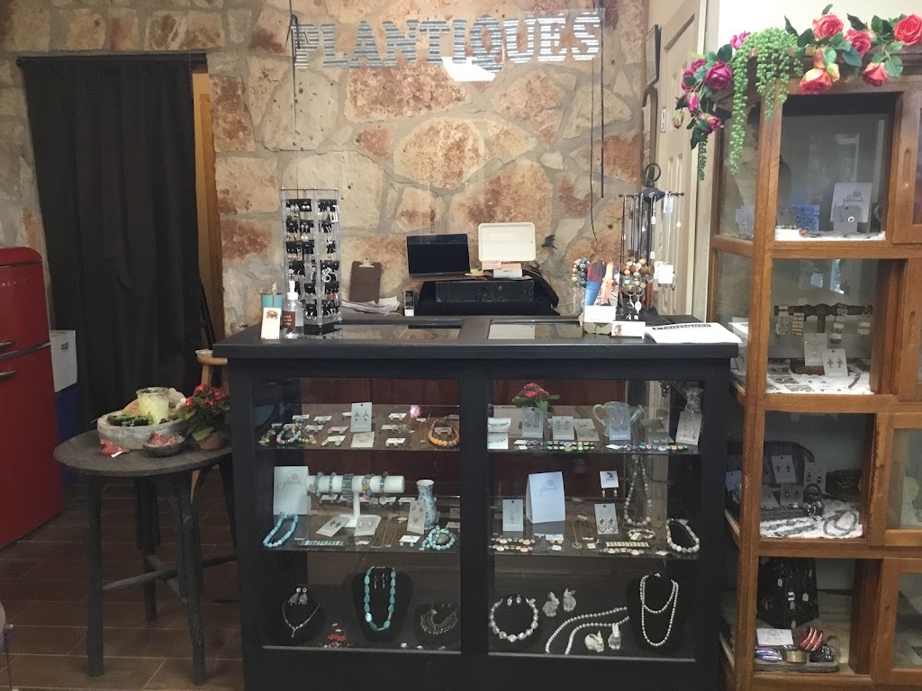 Plantiques Floral | 26121 Levi Ln, San Antonio, TX 78260, USA | Phone: (210) 284-0288