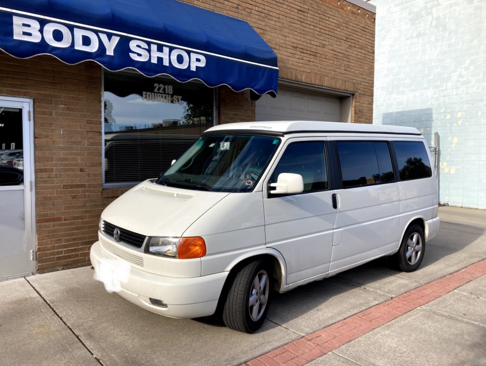 White Bear Body Shop | 2218 4th St, White Bear Lake, MN 55110, USA | Phone: (651) 429-7171