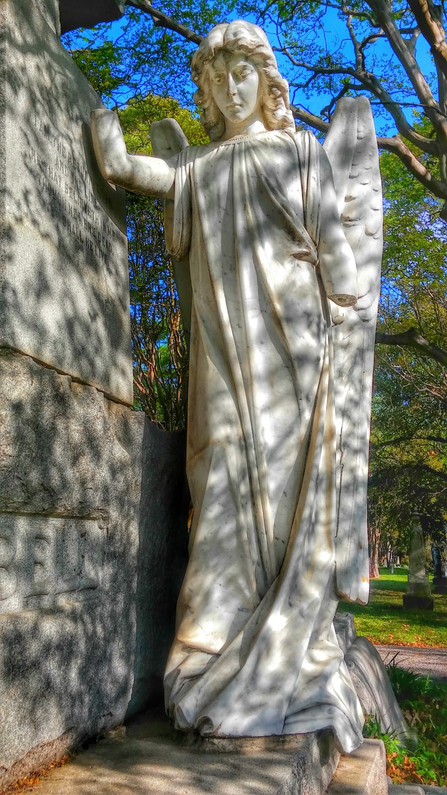 Greenwood Cemetery | 3020 Oak Grove Ave, Dallas, TX 75204, USA | Phone: (214) 953-1898