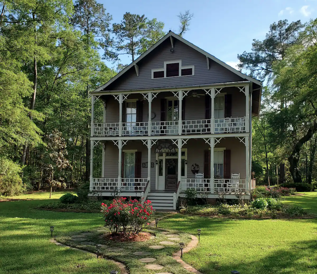 Longbranch Guest House | 72419 LA-59, Abita Springs, LA 70420, USA | Phone: (504) 583-4648