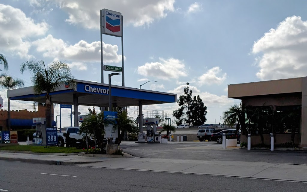 Chevron | 6150 Telegraph Rd, Commerce, CA 90040, USA | Phone: (323) 722-7100