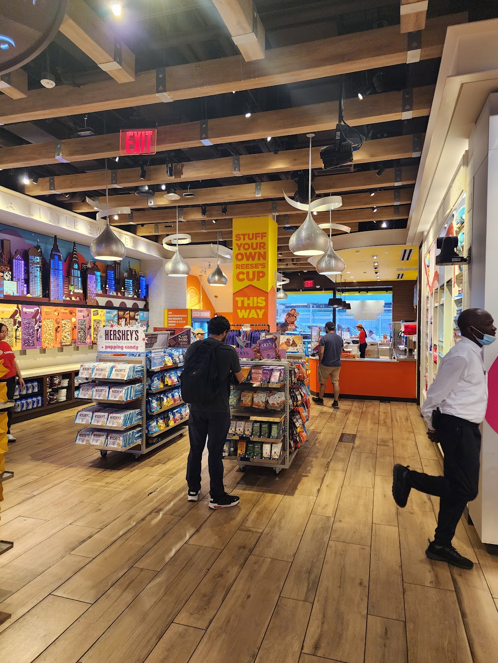 Hersheys Chocolate World | 20 Times Square, 701 7th Ave, New York, NY 10036, USA | Phone: (212) 581-9100