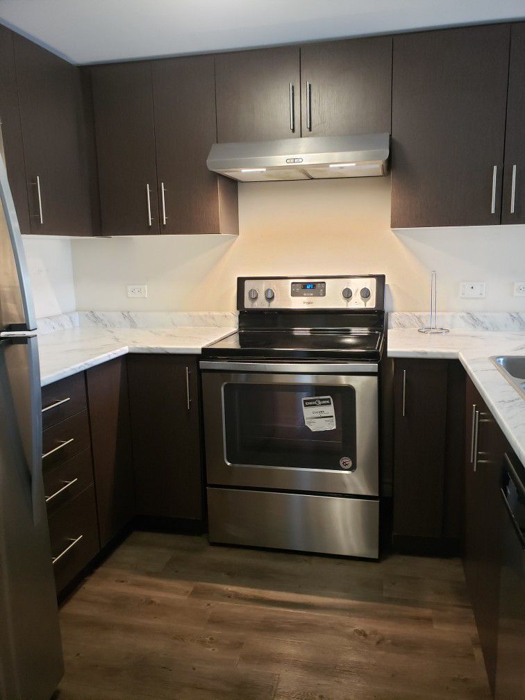 Hellamaid Niagara | 108 Geneva St Unit H, St. Catharines, ON L2R 4N2, Canada | Phone: (289) 812-8155