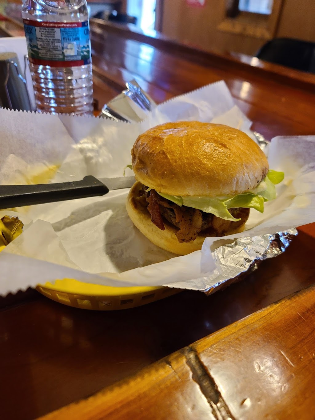 Taylors Pub | 5131 US-322, Windsor, OH 44099, USA | Phone: (440) 272-9191