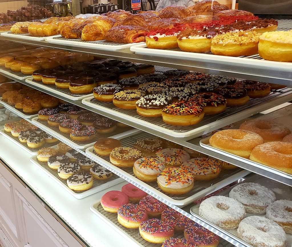 Sunrise Donuts | 725 Estrella Pkwy, Goodyear, AZ 85338 | Phone: (623) 932-9010