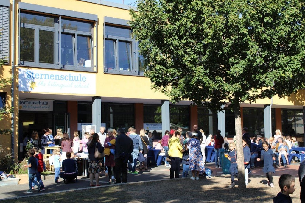 Sternenschule - the bilingual school | Schulz-Knaudt-Straße 50, 47259 Duisburg, Germany | Phone: 0203 7388300