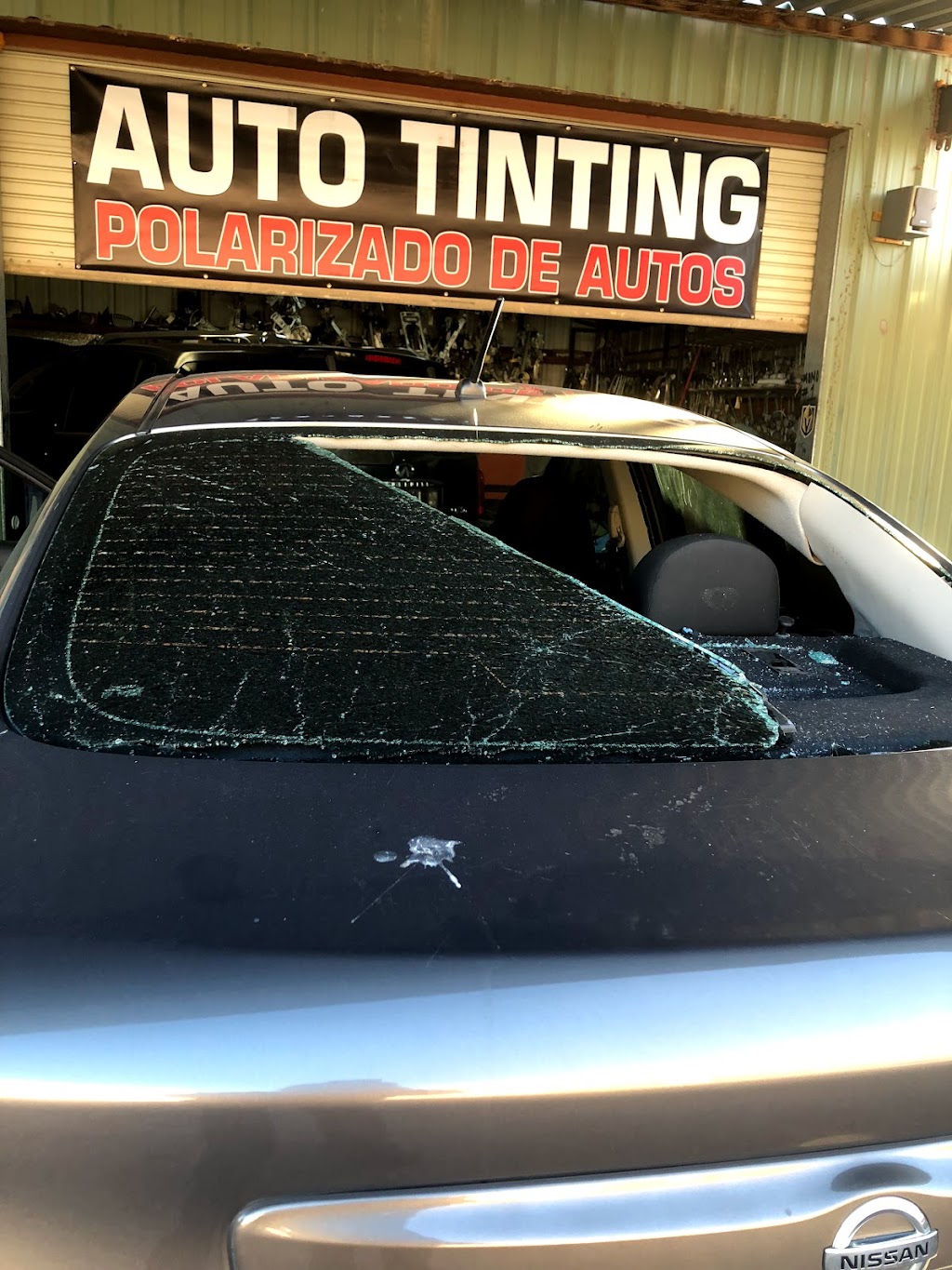 Momos Auto Glass and tinting | 5225-5239 E Lake Mead Blvd, Las Vegas, NV 89156 | Phone: (702) 773-5221