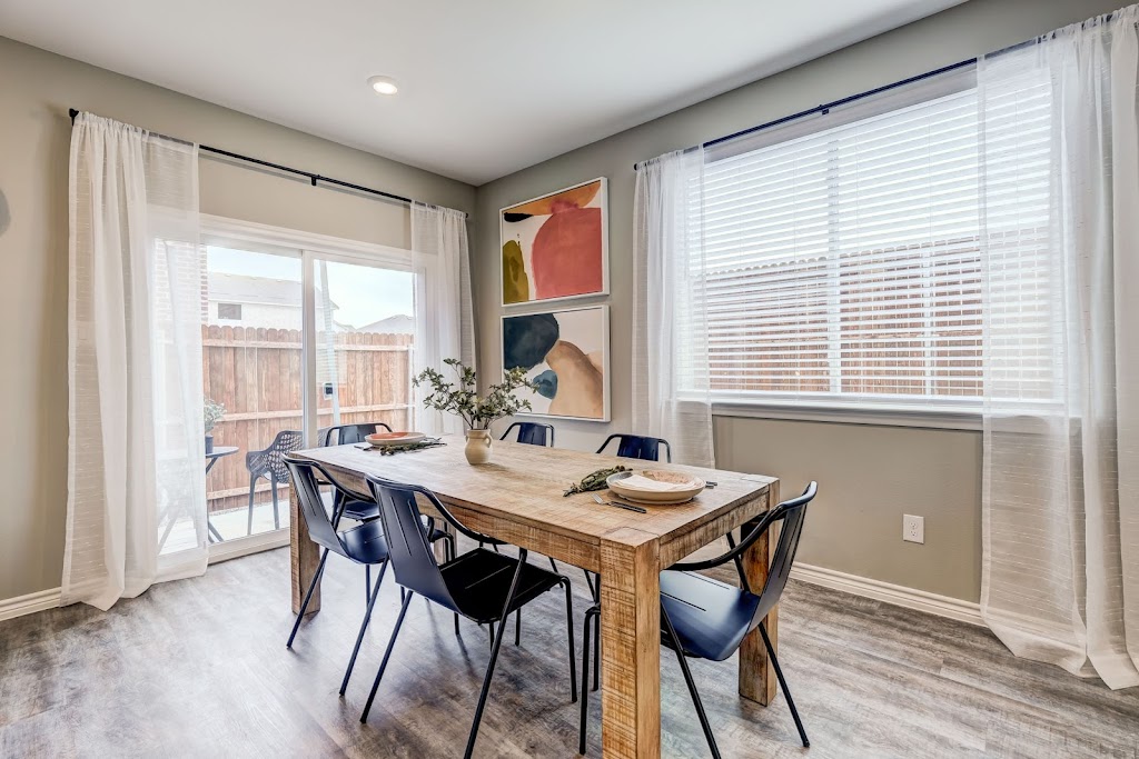 BB Living Light Farms | 4430 Prairie Xing #100, Celina, TX 75078, USA | Phone: (972) 597-5819