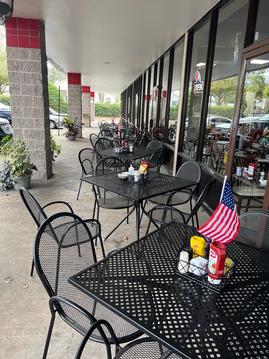 Britts Cafe North Lakeland | 6617 N Socrum Loop Rd, Lakeland, FL 33809, USA | Phone: (863) 583-4252