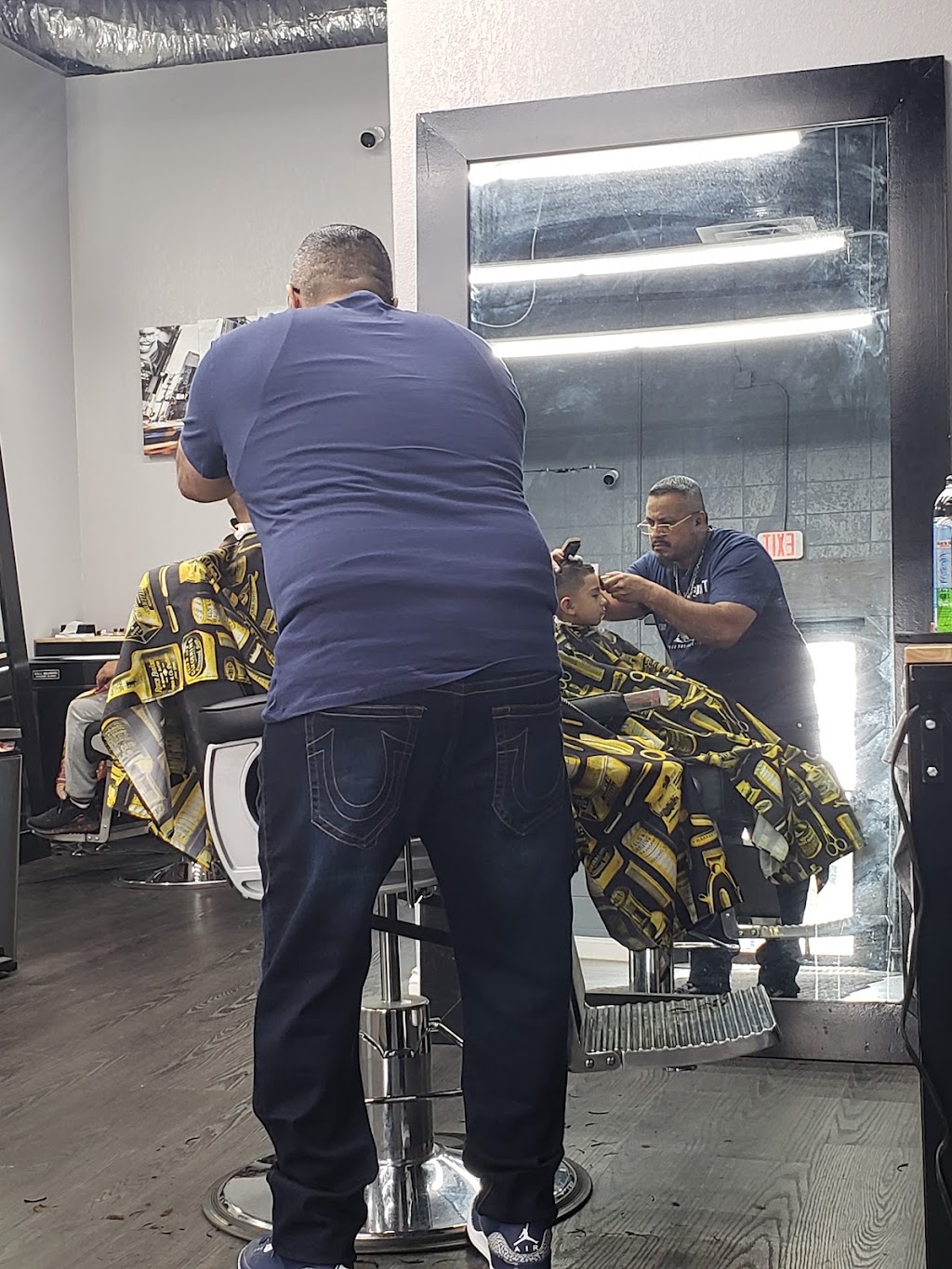 Supreme Cuts | 1316 80th St, Kenosha, WI 53143, USA | Phone: (262) 484-4044