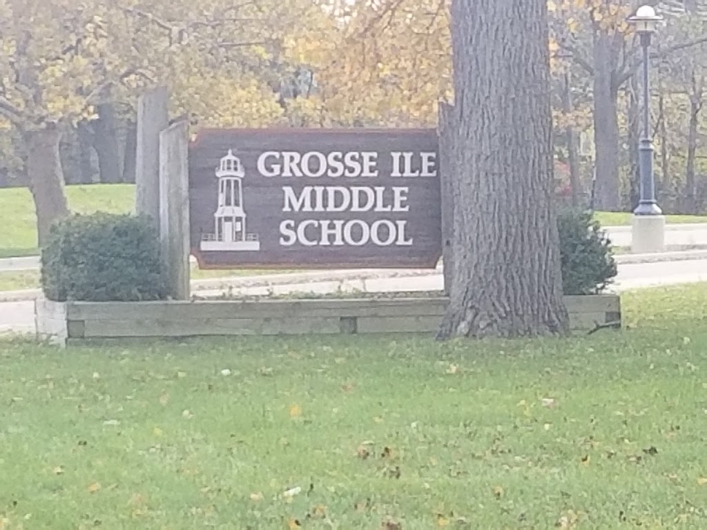 Grosse Ile Middle School | Photo 2 of 6 | Address: 23270 E River Rd, Grosse Ile Township, MI 48138, USA | Phone: (734) 362-2500