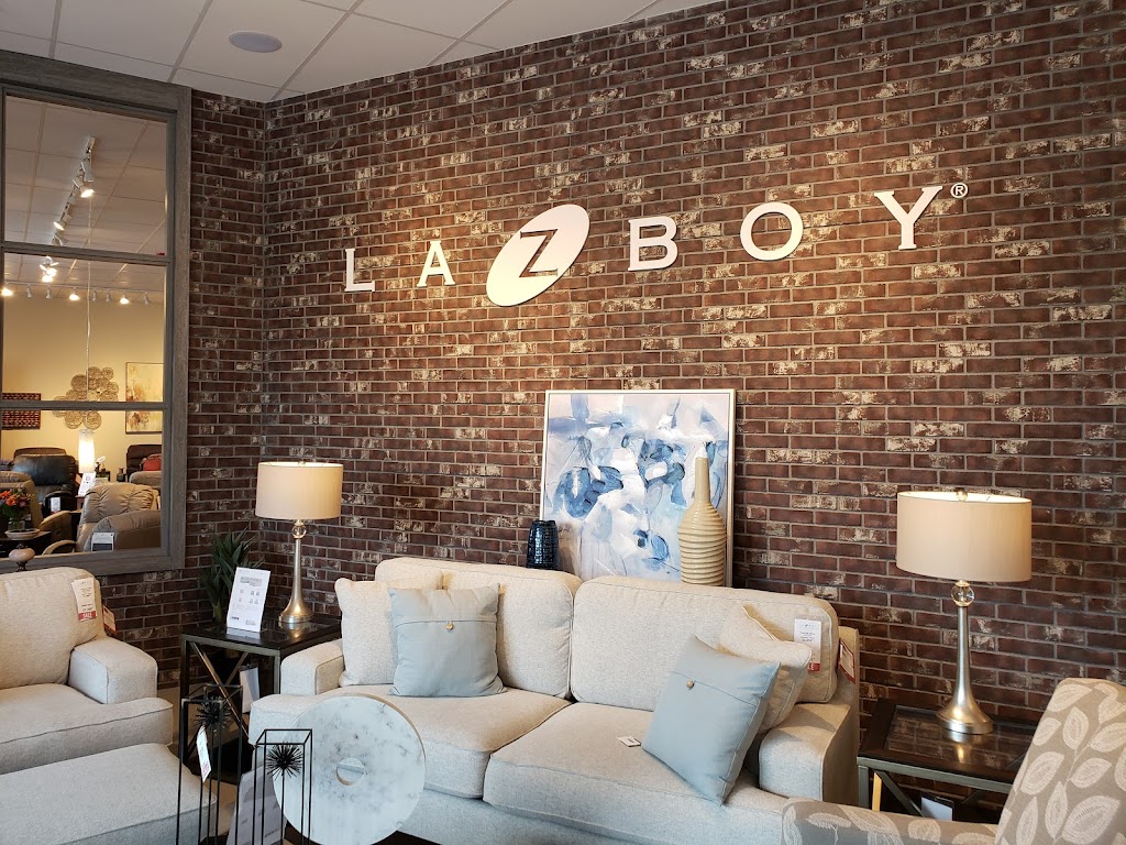 La-Z-Boy Home Furnishings & Décor | 348 W Main St, Freehold, NJ 07728, USA | Phone: (732) 637-5409